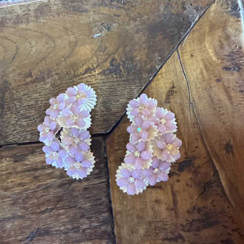Sweet Vintage Pastel Flower Clip-On Earrings Romantic Cottagecore Jewelry